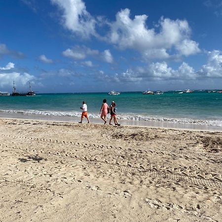 Hostal Las Rosas De Punta Cana Ngoại thất bức ảnh