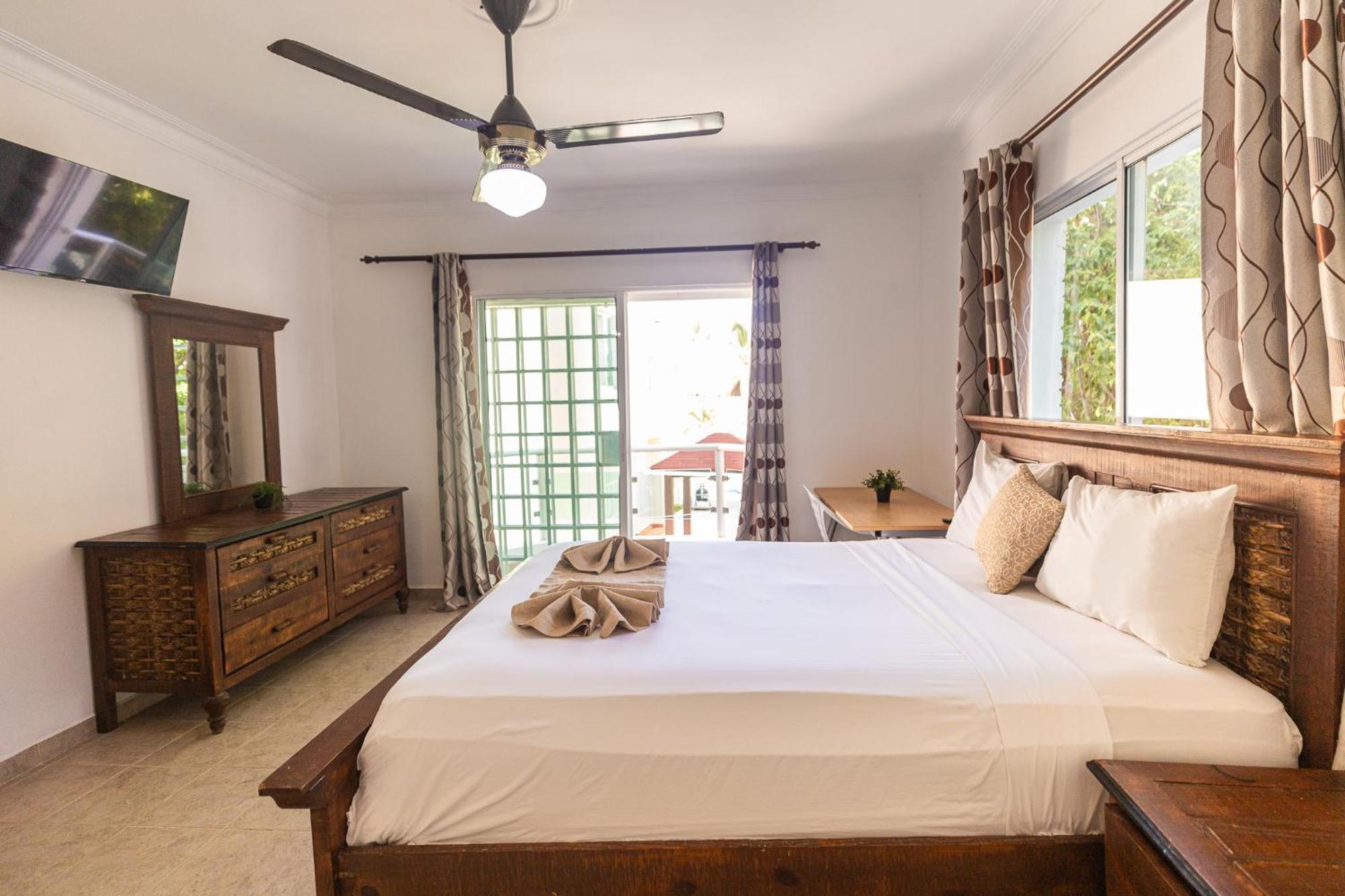 Hostal Las Rosas De Punta Cana Ngoại thất bức ảnh